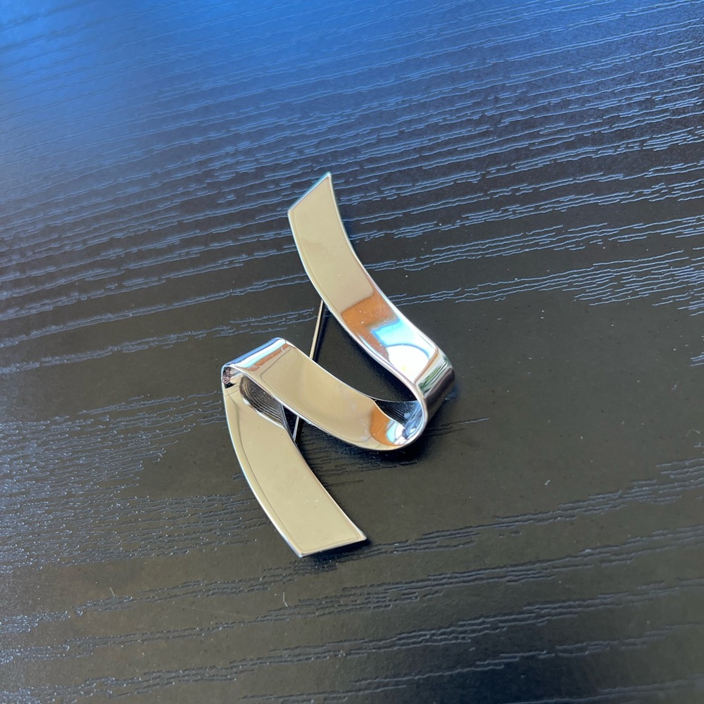 Monet silver pin